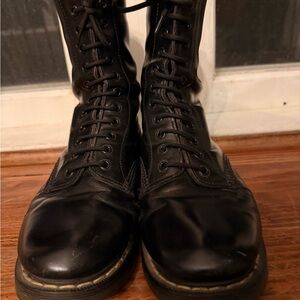 Classic doc Martens solovair Black Leather Men's Lace-Up Boots 11-eye UK 8